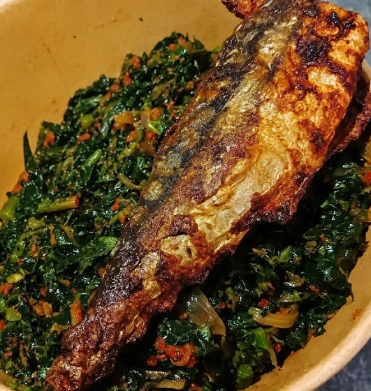 Green Veggies Sauce with 1 Fish