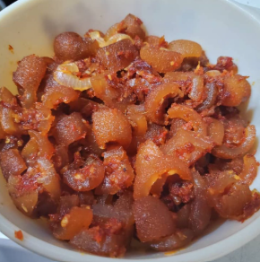 A plate of Kpomo