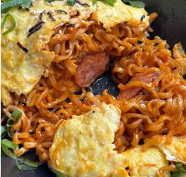 Special Noodles (Veggies & Omelette)