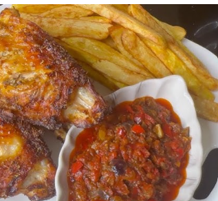 Fried potatoes with turkey pepper sauce