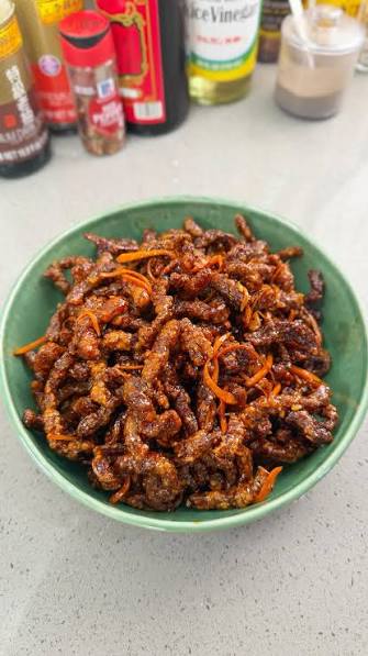 Crispy Shredded Beef With Carrot